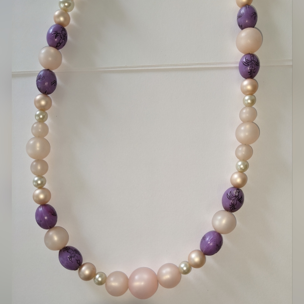EVC PINK MOONGLOW BEADS PURPLE CARVED BEADS AND FAUX PEARLS NECKLACE